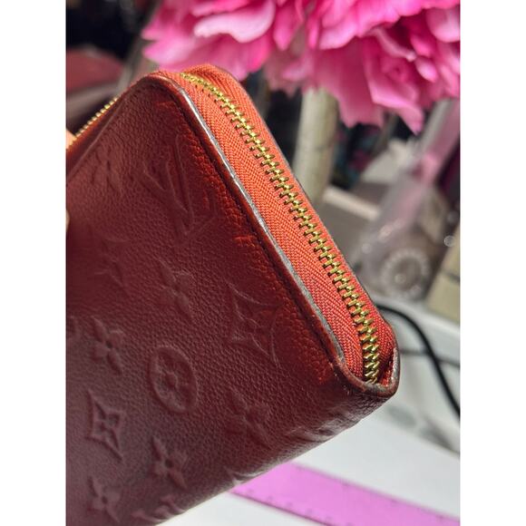 #A43 Authentic Louis Vuitton zippy Empreinte red wallet - Picture 8 of 8